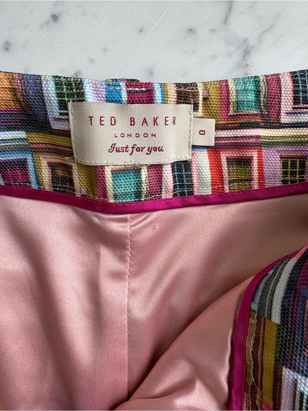 Ted Baker London Colorful Window Print Tailored Shorts Women’s Size 0 - Picture 8 of 10